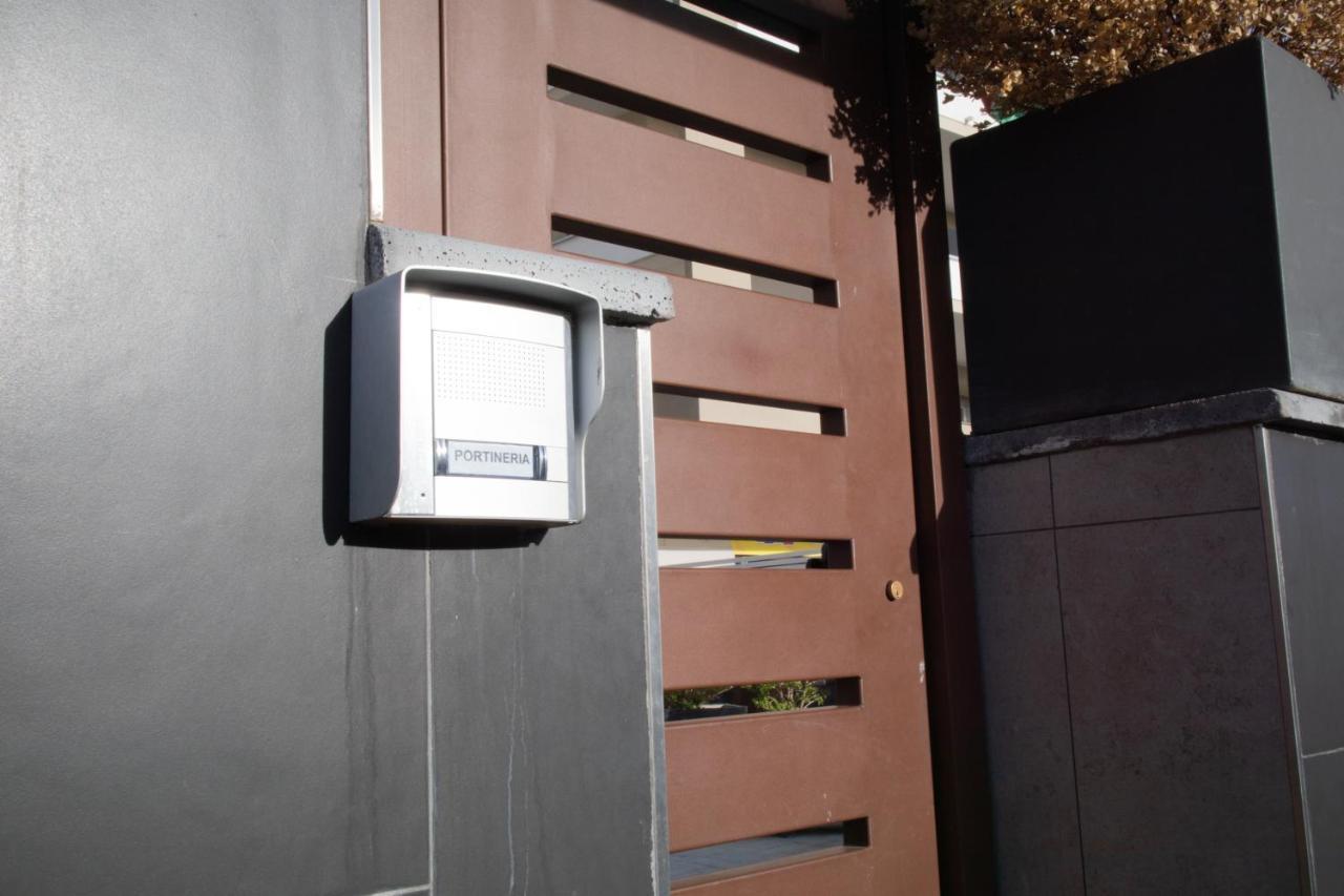 E-Twelve Apartment Napoli Bagian luar foto