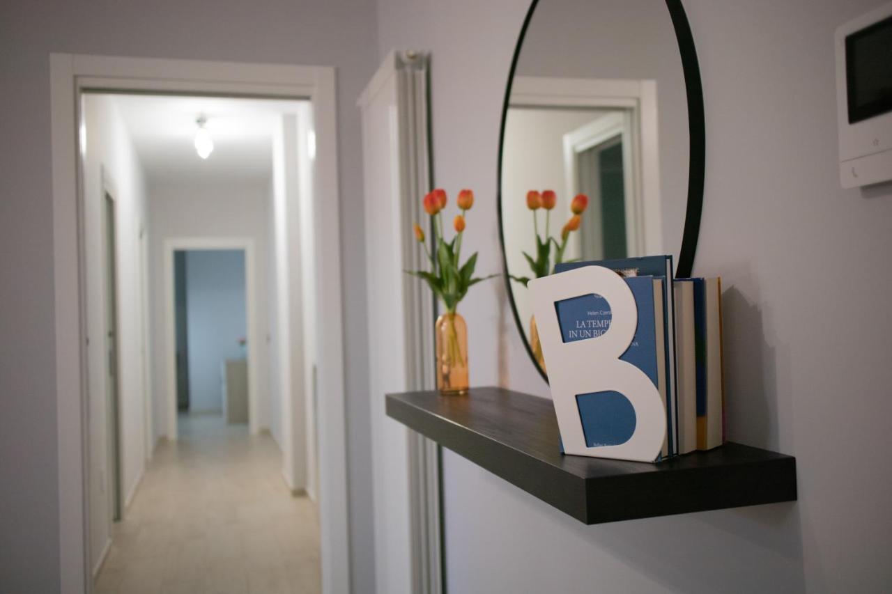 E-Twelve Apartment Napoli Bagian luar foto